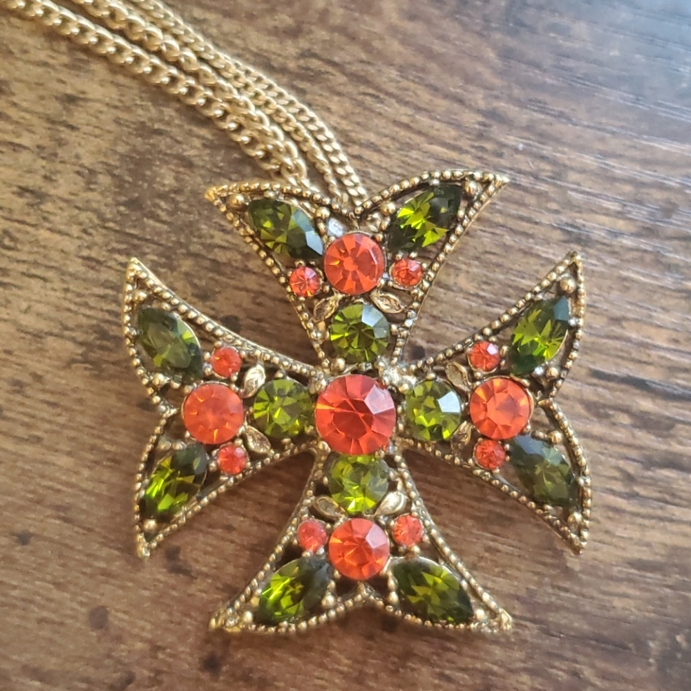 Brooch pendant